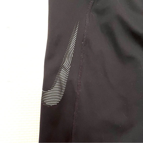 Nike Fast Dri-FIT Black Mid Rise 7/8 Leggings Reflective Zip Pocket Size XS - Picture 6 of 16